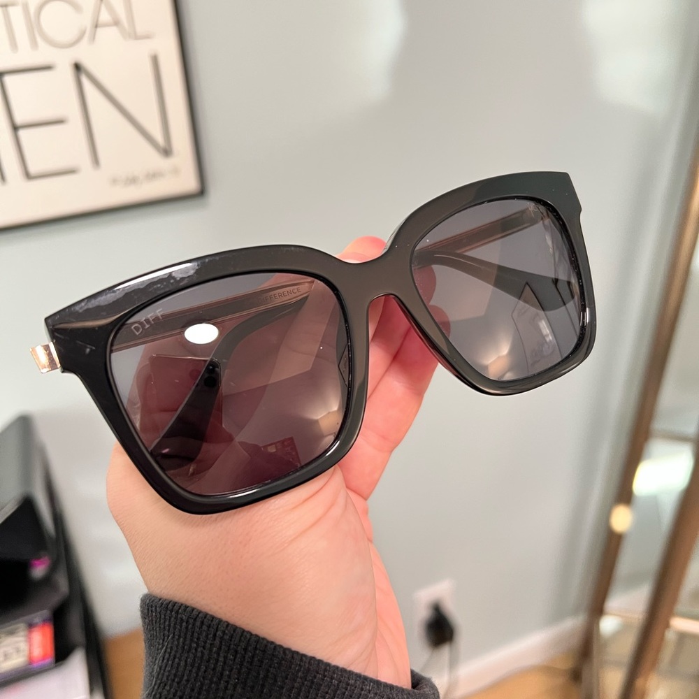 DIFF x H.E.R. Limited Edition Bella